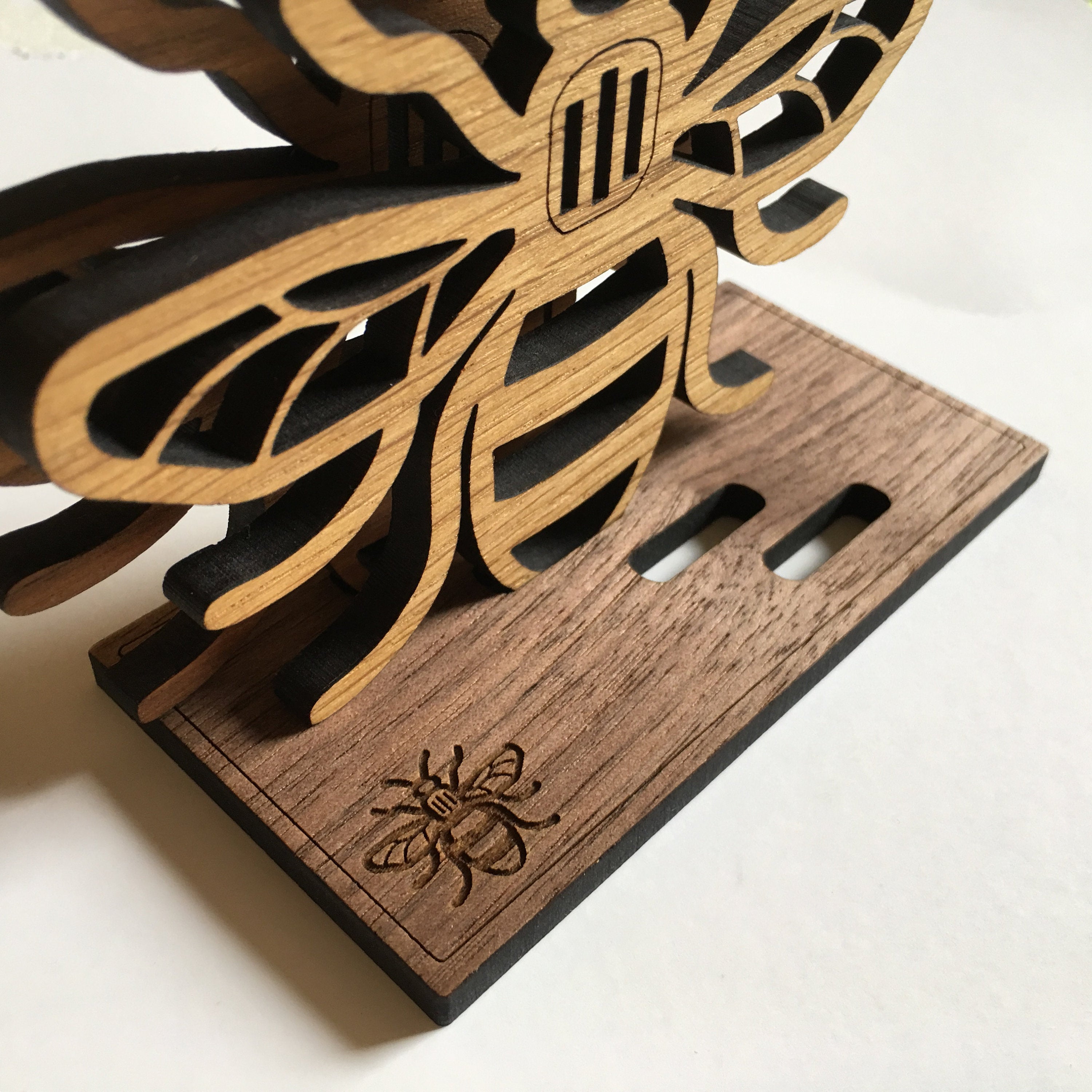 Manchester Bee - traditional wings - personalised gift - Mancunian